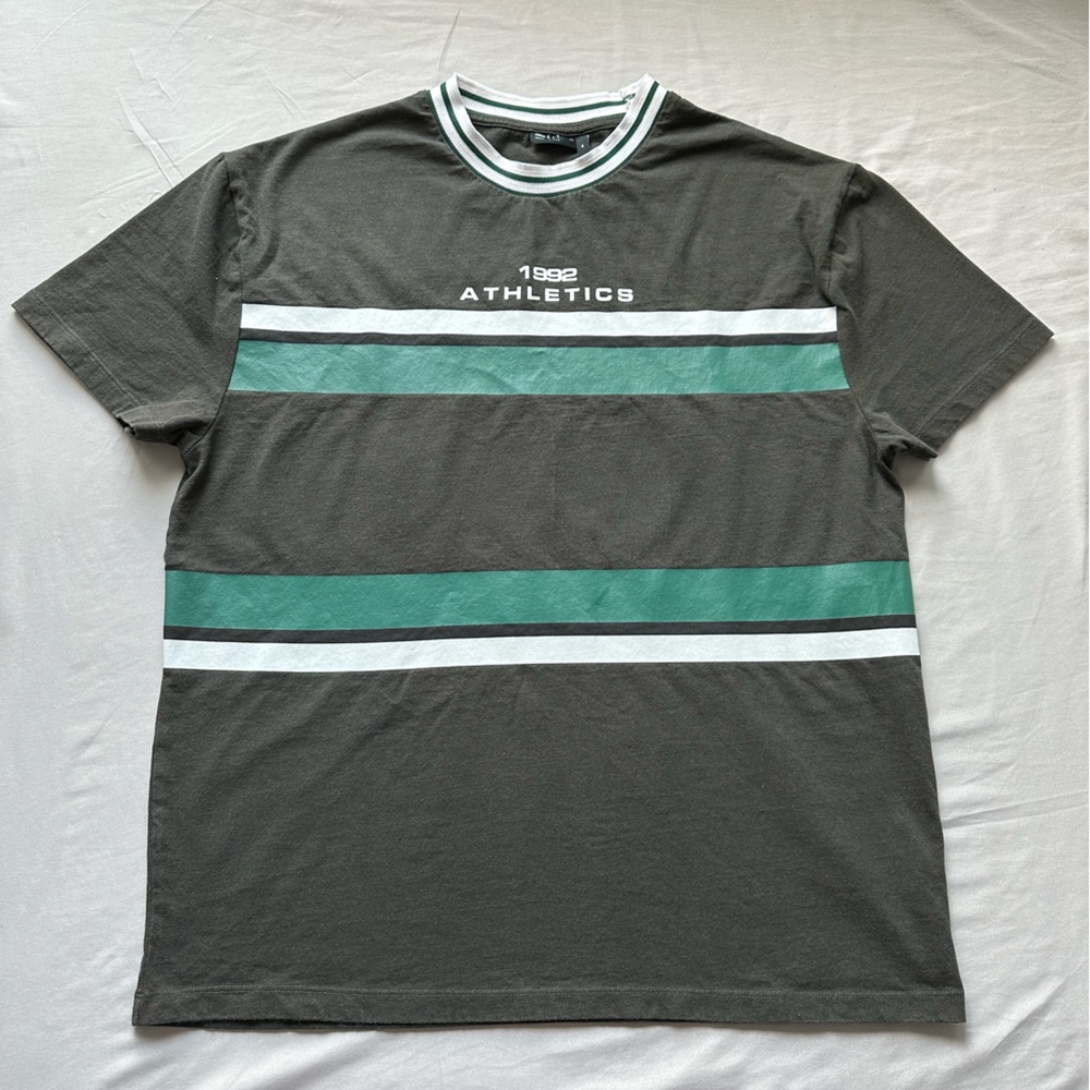 T-shirt with green & white color